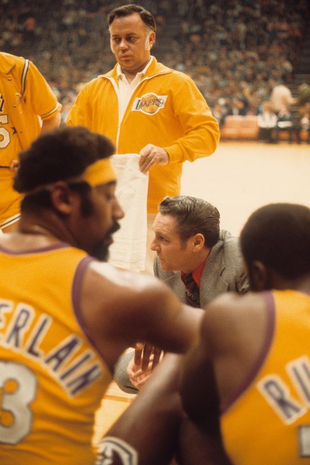 多方面因素 多方面因素