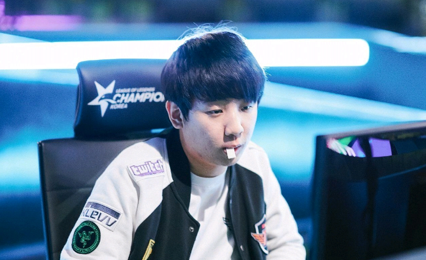 通过角落站 通过角落站